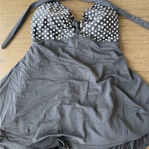 COCOSHIP Women’s Black Polka Dot Halter Swimdress Size 3XL (22-24)